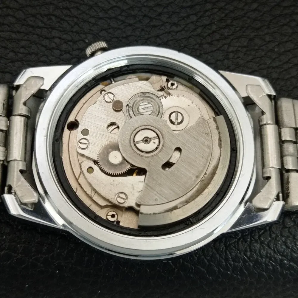 Vintage 1983 Seiko Automatic Mens Silver Watch W/daydate & Black accents